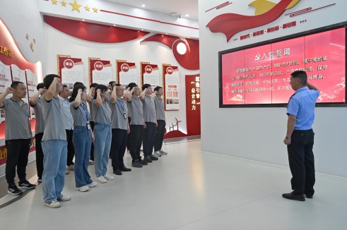 重温红色岁月 共话经典篇章 | 18LUCK党委开展庆建党103周年红色阅读活动