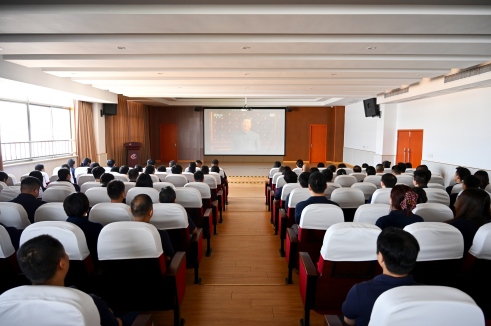 以史为鉴守初心 砥砺奋进启新程——18LUCK股份组织员工集中观看抗战胜利80周年阅兵式